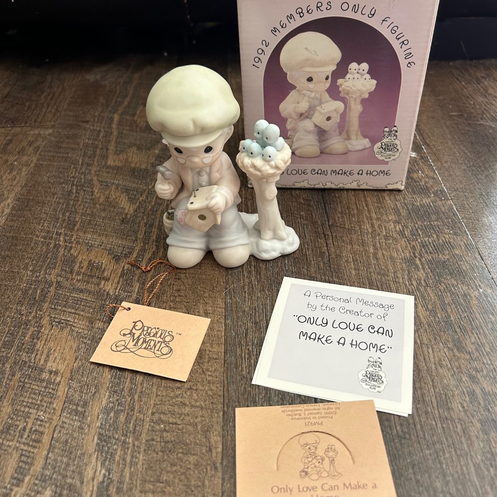Precious Moments 1992 Members Only Figurine Only Love Can Make A Home PM921 Box